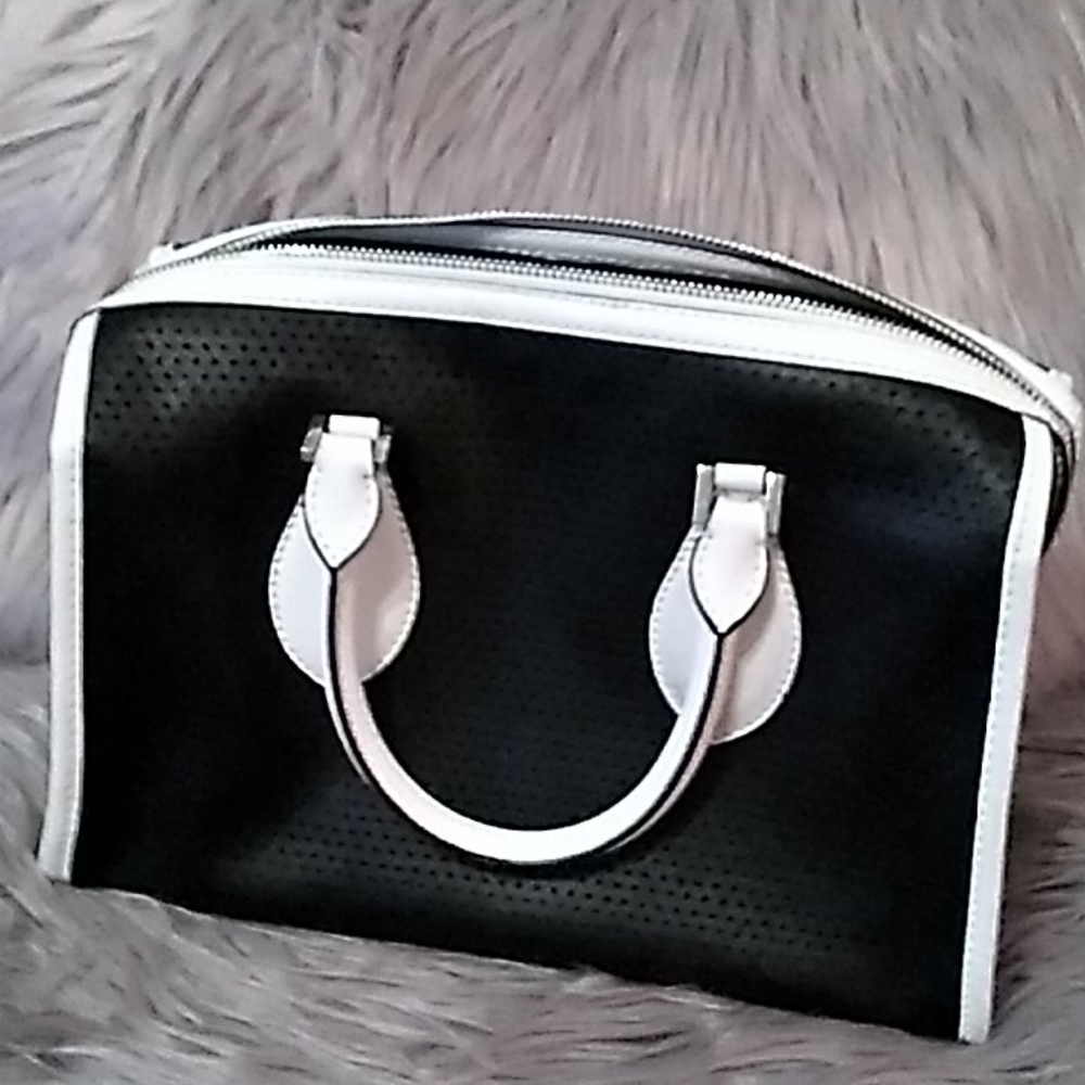 Purse - Picture 3 of 6